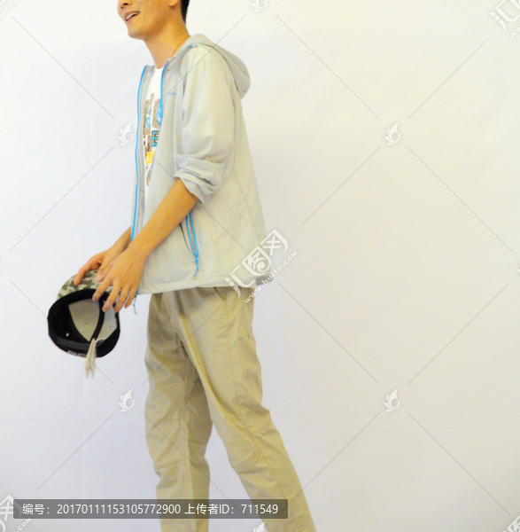 探路者戶外運動裝男模特