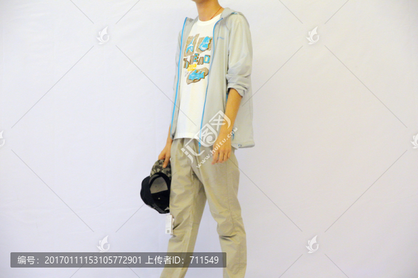 探路者戶外運(yùn)動(dòng)時(shí)裝男模特