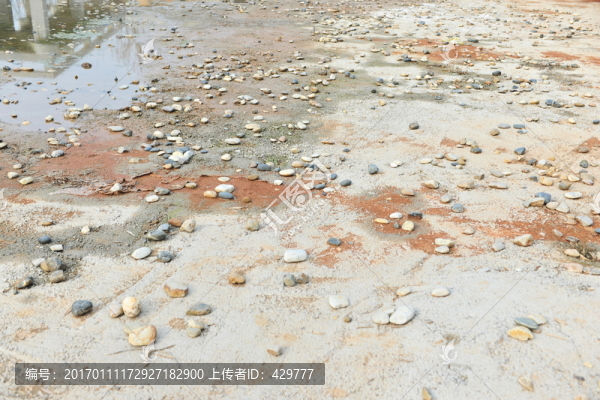 池底石頭