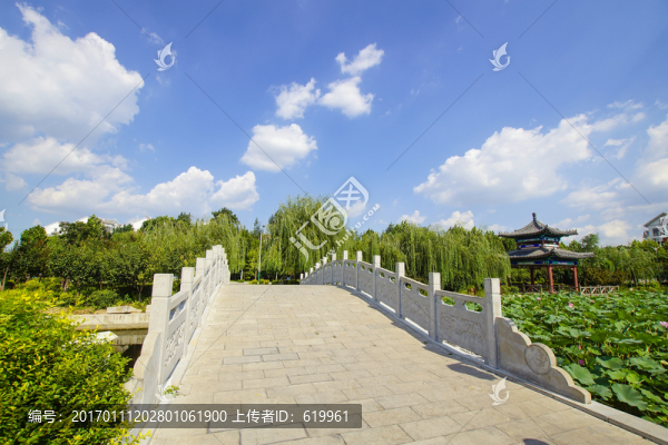 石橋藍(lán)天白云