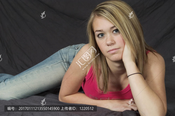 十幾歲的女孩