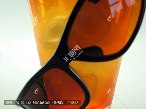橙色酒杯和橙色太陽鏡2