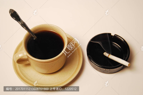 喝咖啡休息