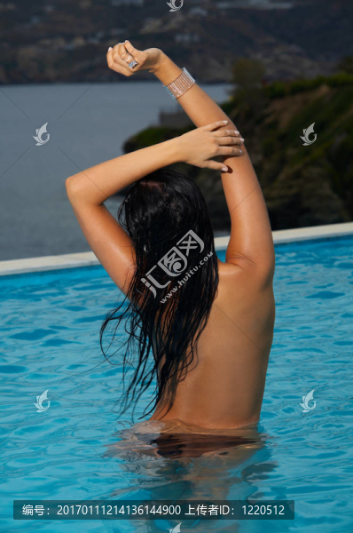 美麗的游泳池