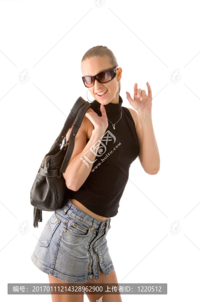 帶皮手袋的女人