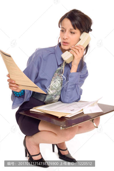 商務(wù)女人和電話