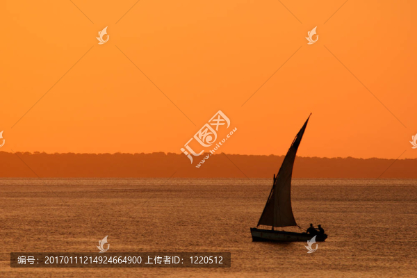 莫桑比克單桅帆船在日落