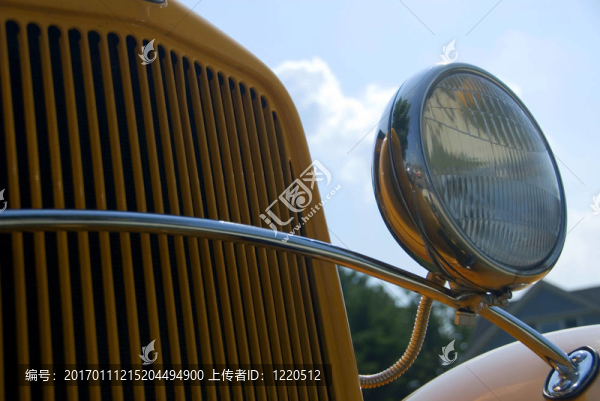 校車上的格柵