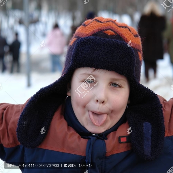 把舌頭伸出來