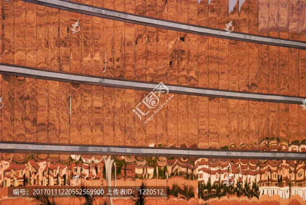 酒店的窗戶反射