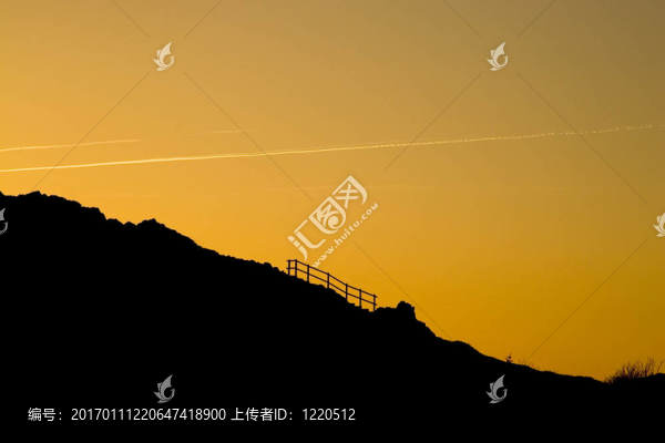 在夕陽(yáng)的剪影