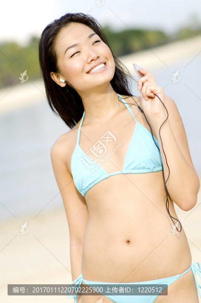 海灘上的音樂(lè)-匯圖網(wǎng) www.fosd68.com 海灘上的音樂(lè)