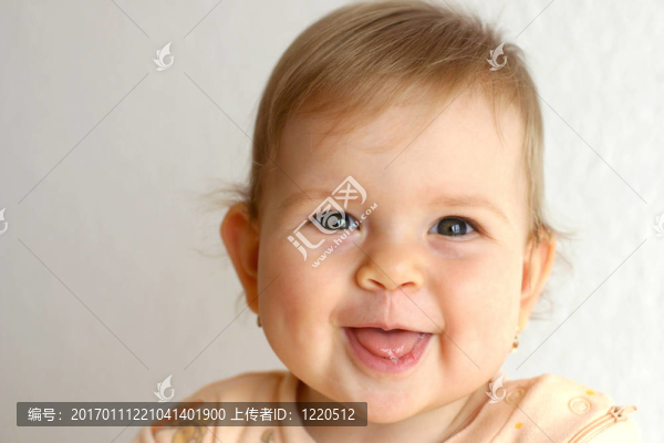 寶寶笑