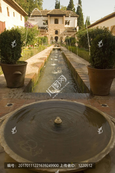 阿爾罕布拉的噴泉-匯圖網(wǎng) www.fosd68.com 阿爾罕布拉的噴泉