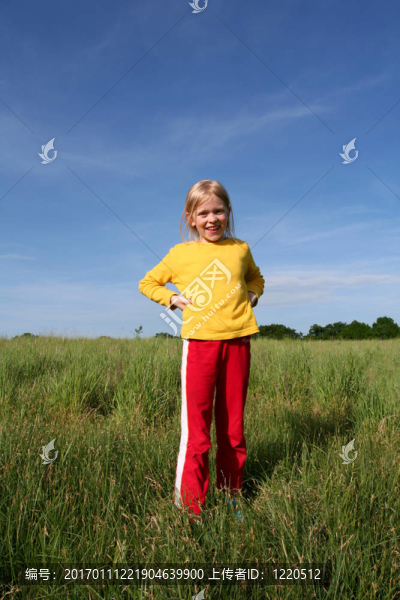 在草地上-匯圖網(wǎng) www.fosd68.com 在草地上