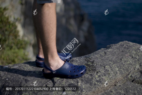 站在自豪