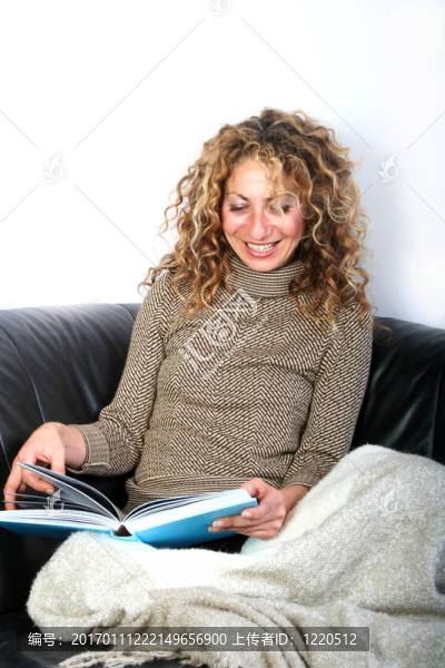 讀書(shū)的女人