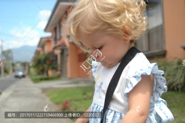 快樂的小女孩