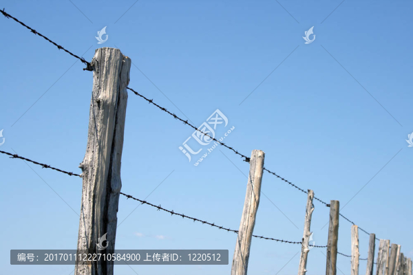 鐵絲網(wǎng)農(nóng)田阻擋藍(lán)天-匯圖網(wǎng) www.fosd68.com 鐵絲網(wǎng)農(nóng)田阻擋藍(lán)天