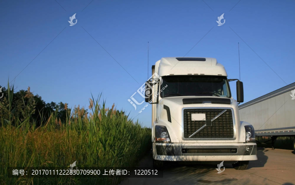 白色的卡車