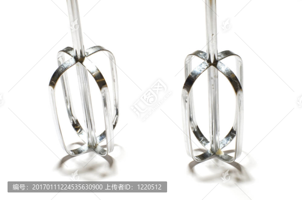 在白色的打蛋器