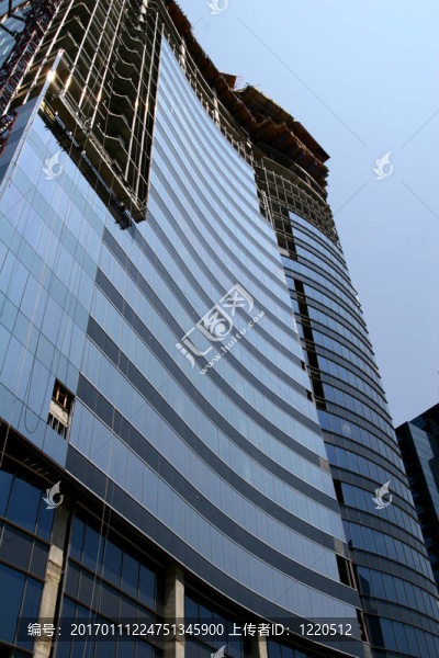 彎曲的玻璃建筑