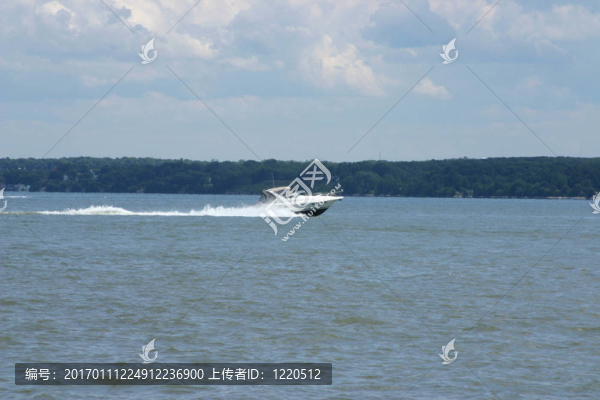 機動船