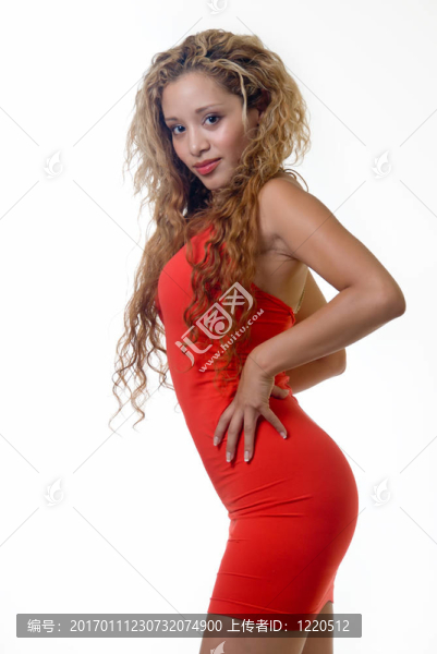 穿紅衣服的女士