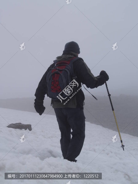 登山者在Snow