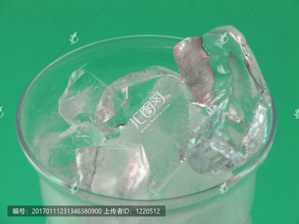 杯子里的冰