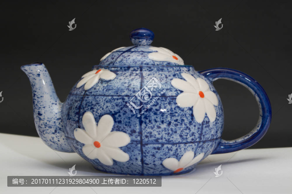 具有選擇路徑的藍(lán)色茶壺