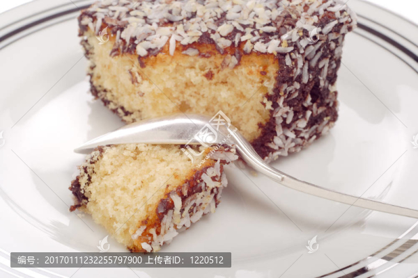 蛋糕和勺子-匯圖網(wǎng) www.fosd68.com 蛋糕和勺子