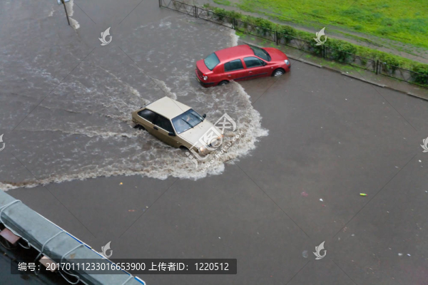洪水