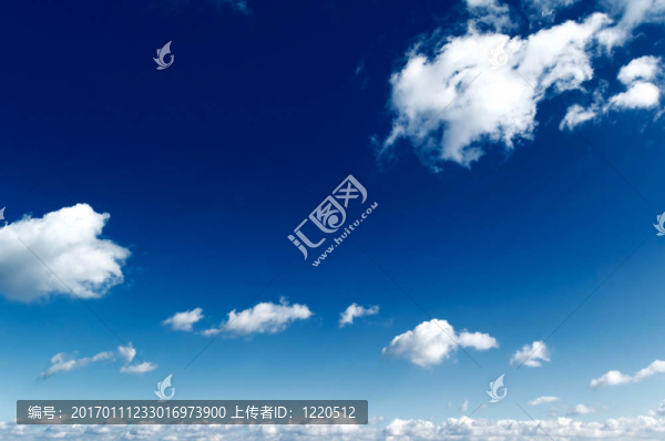 藍色天空。