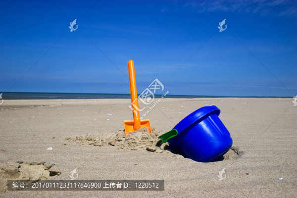 海灘鏟和水桶