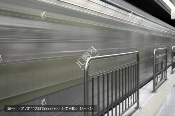移動(dòng)的火車