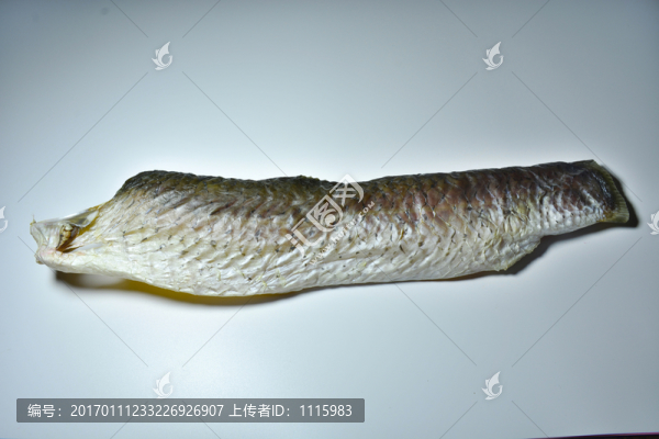 曬咸魚