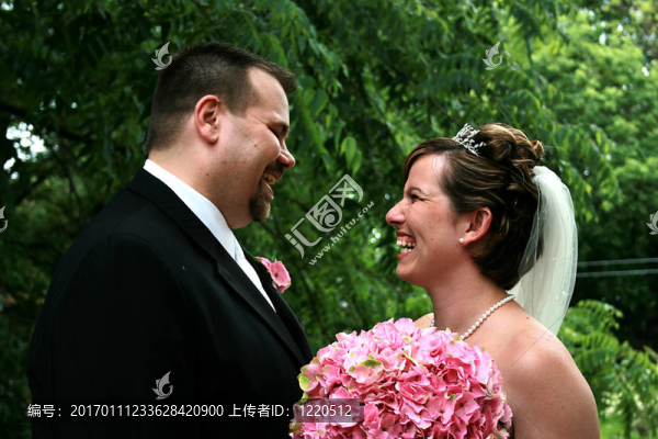 剛剛結(jié)婚