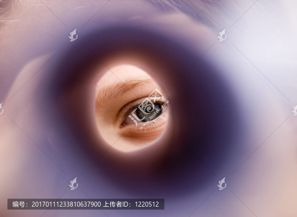 一個(gè)女孩的眼睛