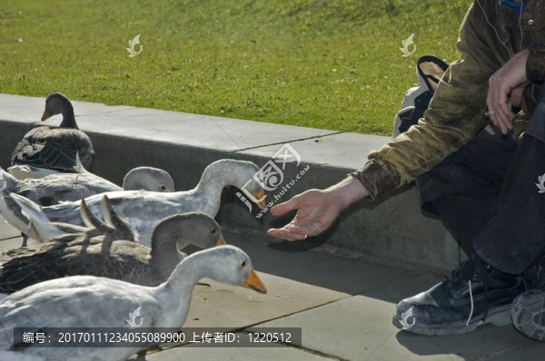 等待施舍
