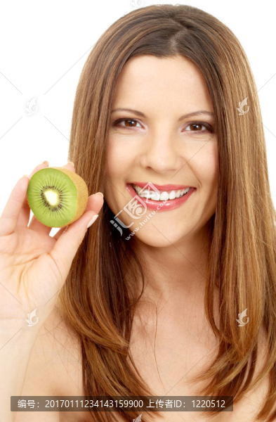 美麗的黑發(fā)呈現(xiàn)新鮮的獼猴桃