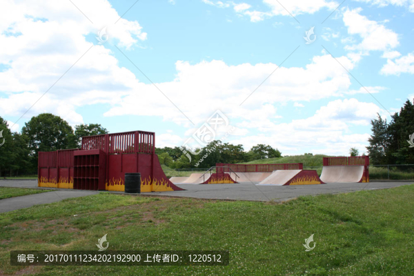 滑板公園的坡道