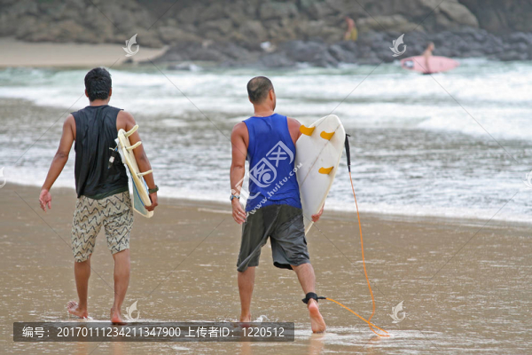 去沖浪
