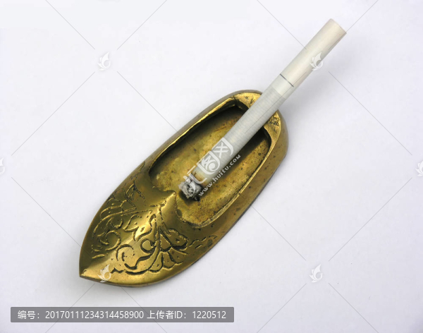 阿拉伯金屬煙灰缸