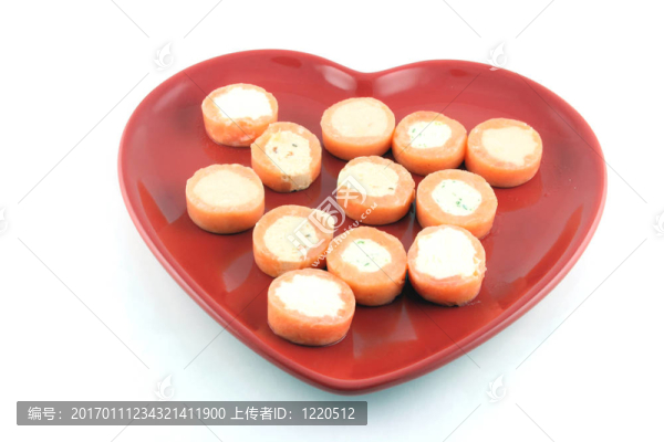 在一個心形盤主菜