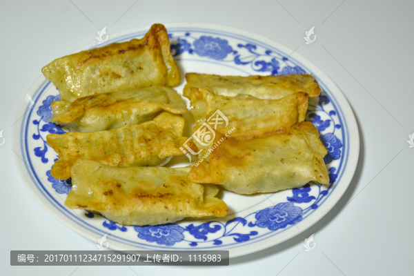 一盤鍋貼