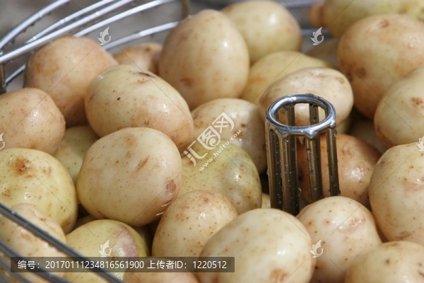 洗土豆在西點(diǎn)