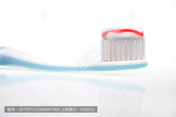 一種帶有粘貼的牙刷-匯圖網(wǎng) www.fosd68.com 一種帶有粘貼的牙刷