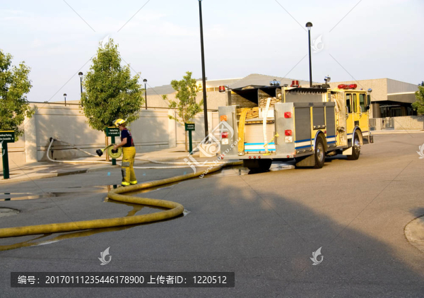 消防車(chē)工作-匯圖網(wǎng) www.fosd68.com 消防車(chē)工作