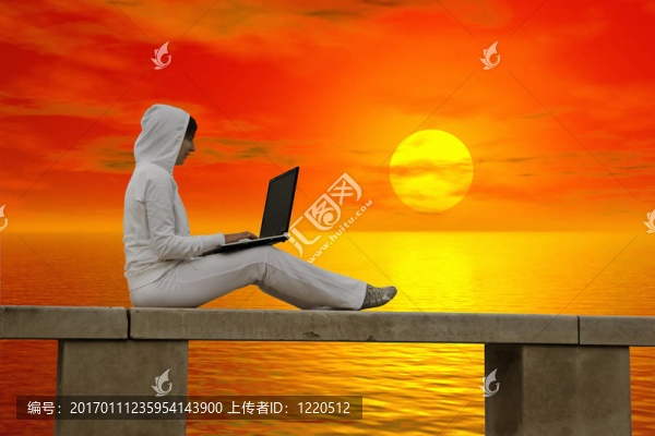 在日落時(shí)工作